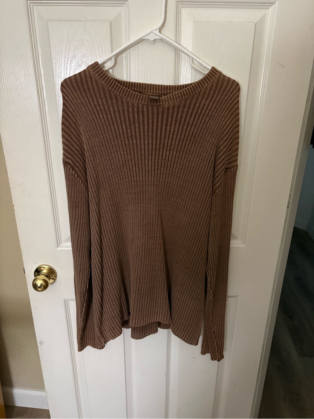Ribbed Long-Sleeve Mens Top in Brown